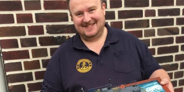 MFO_Header Der Marine – „Influencer mit Pinsel und Feinwerkzeug“ ist überraschend gestorben